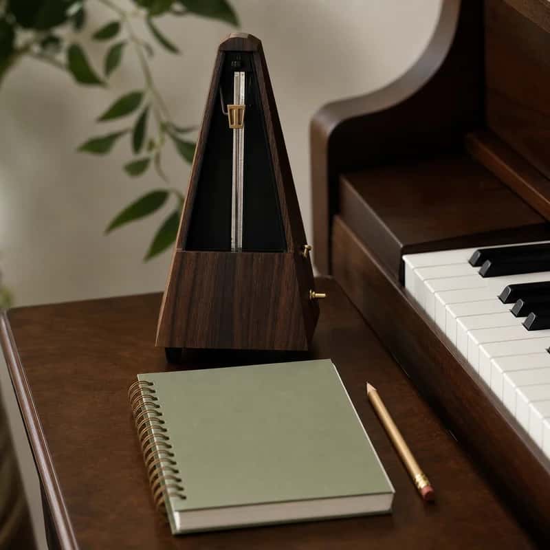 Cách tập hai tay cùng lúc trên piano: 7 bước không rối